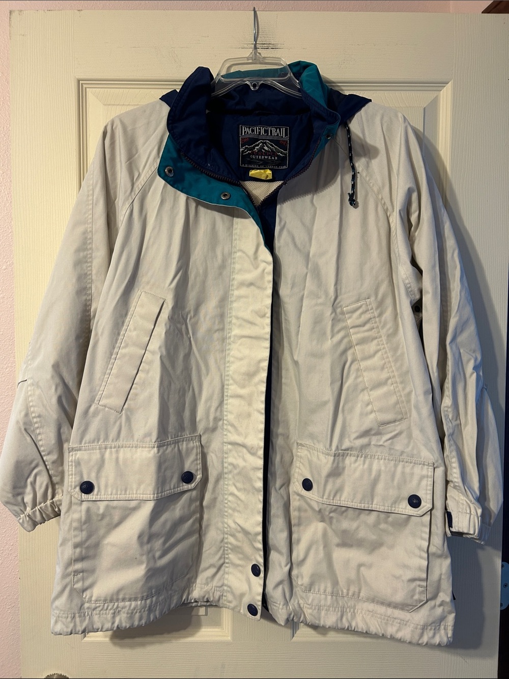 Vintage Pacific Trail Women's Cream Tain Coat with Navy & Teal Trim 1X